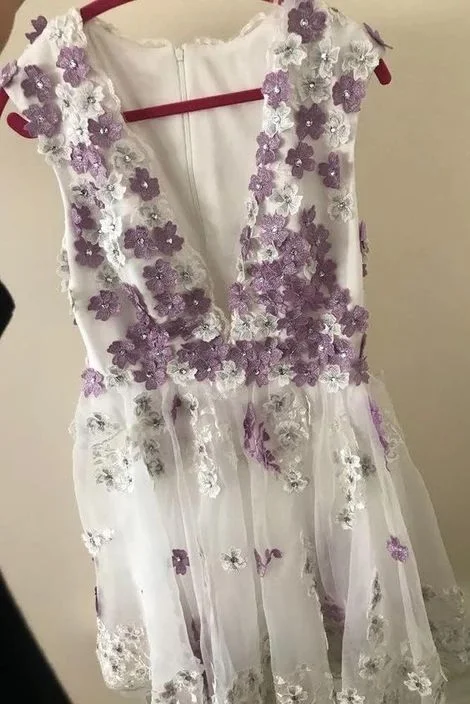 Hurry! While Supplies Last!Flowy Plunging Neck Flowers Homecoming Dress  cg3383